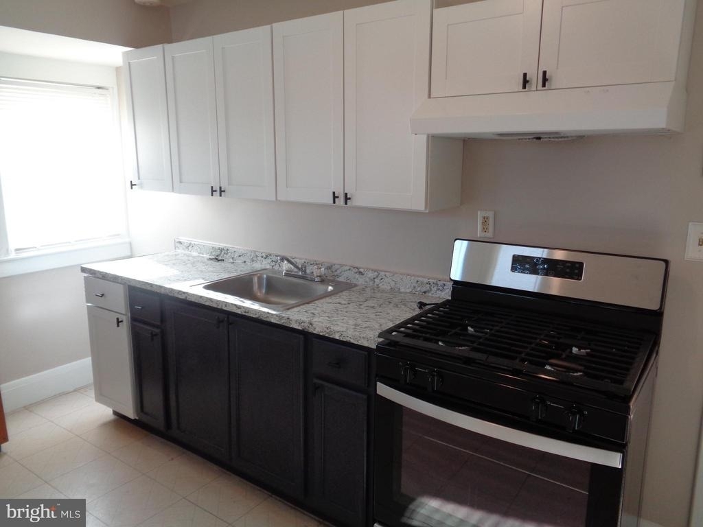 2800 Linwood - Photo 4