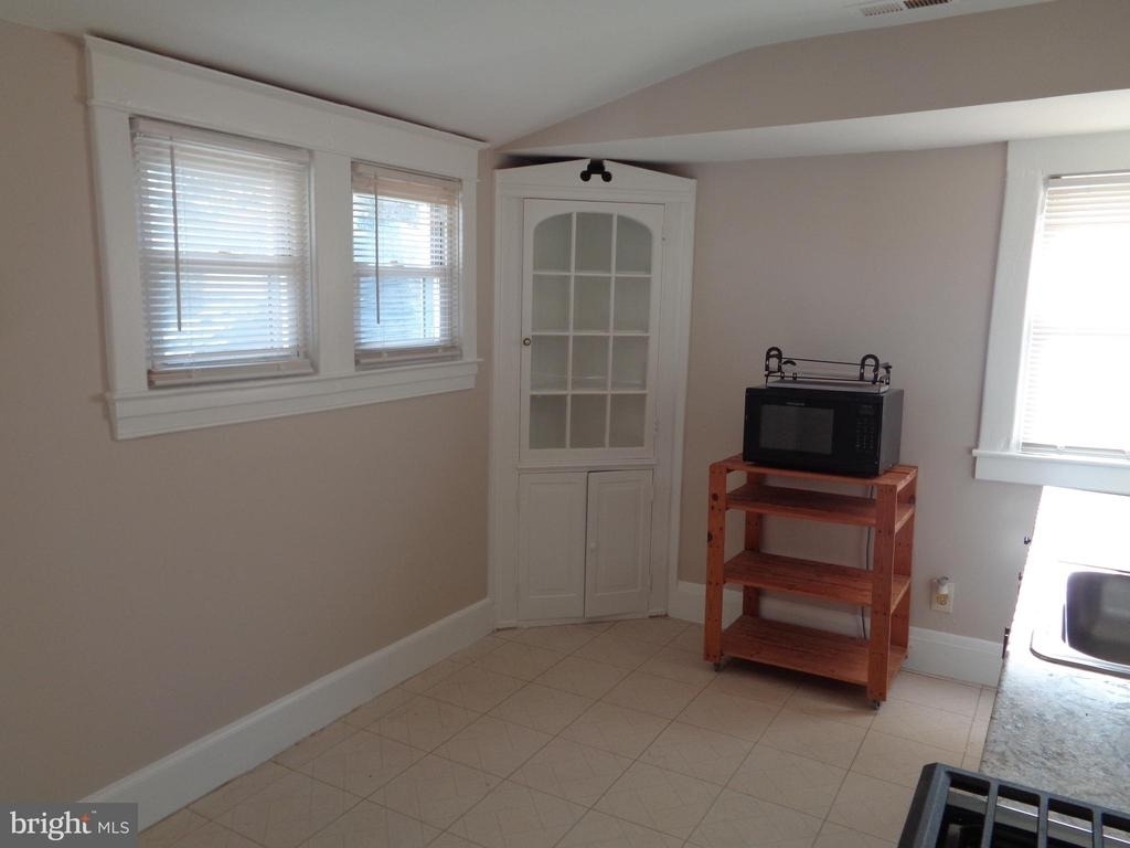 2800 Linwood - Photo 5