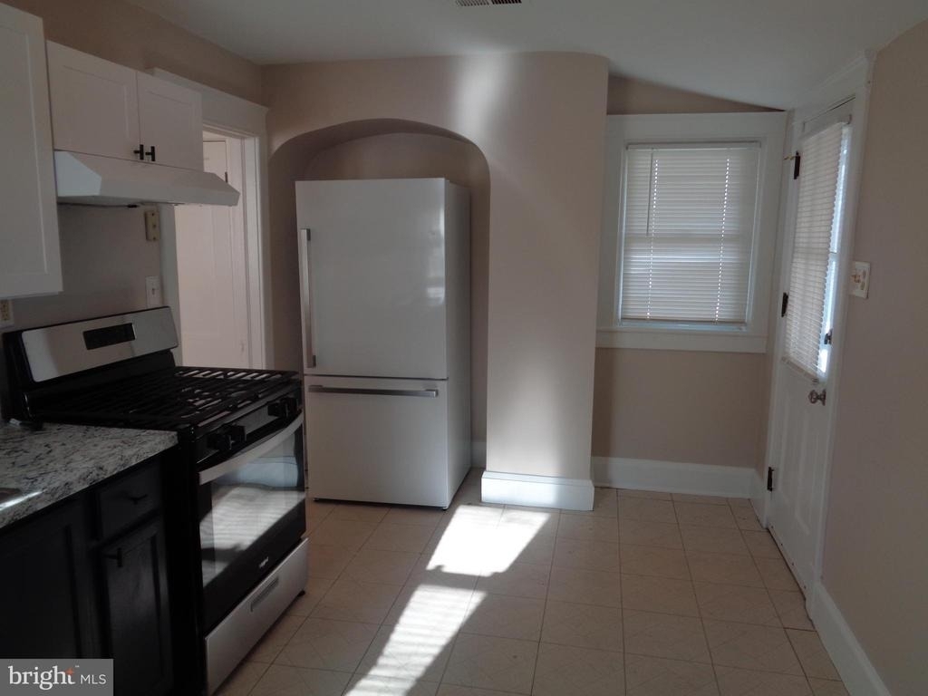 2800 Linwood - Photo 7