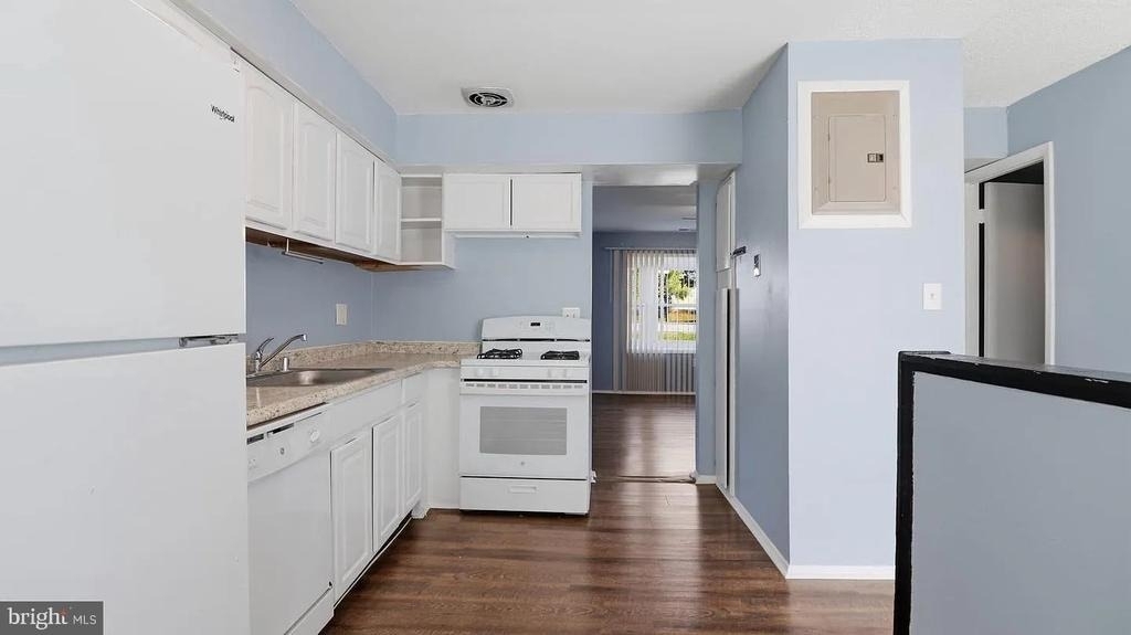2612 Camberwell Court - Photo 5