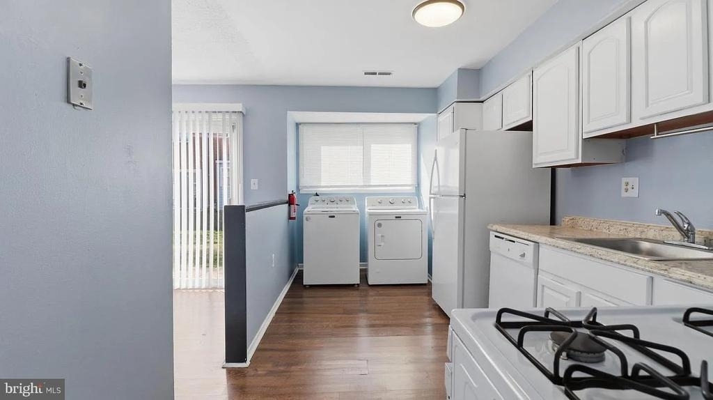 2612 Camberwell Court - Photo 2