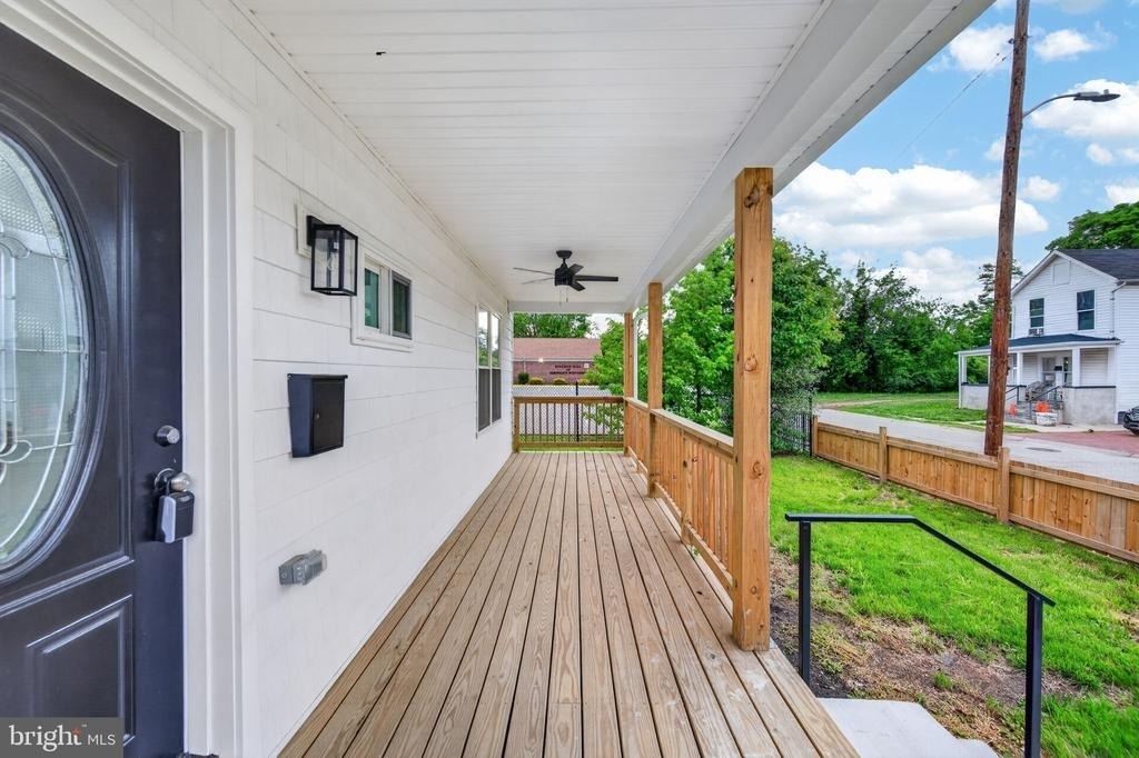5306 Ethelbert Avenue - Photo 2
