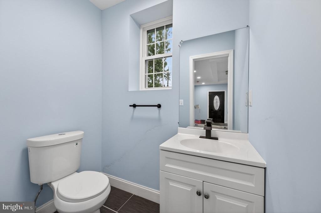 5306 Ethelbert Avenue - Photo 9