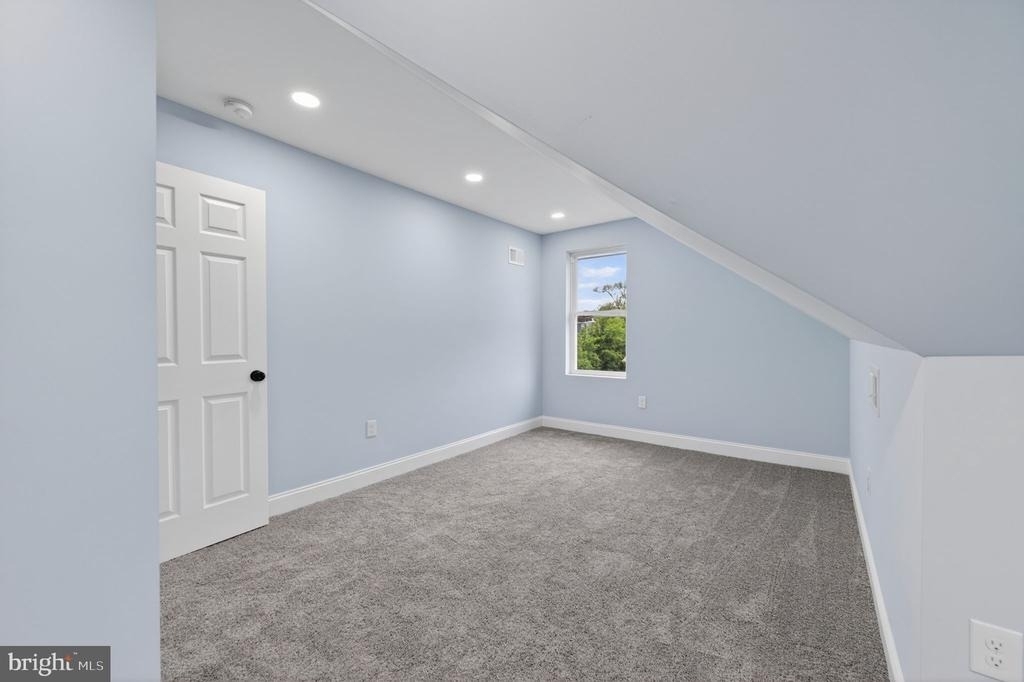 5306 Ethelbert Avenue - Photo 33