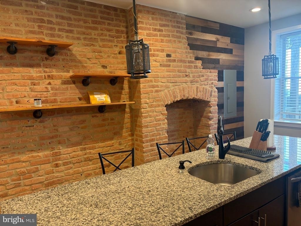 17 N East Avenue - Photo 1