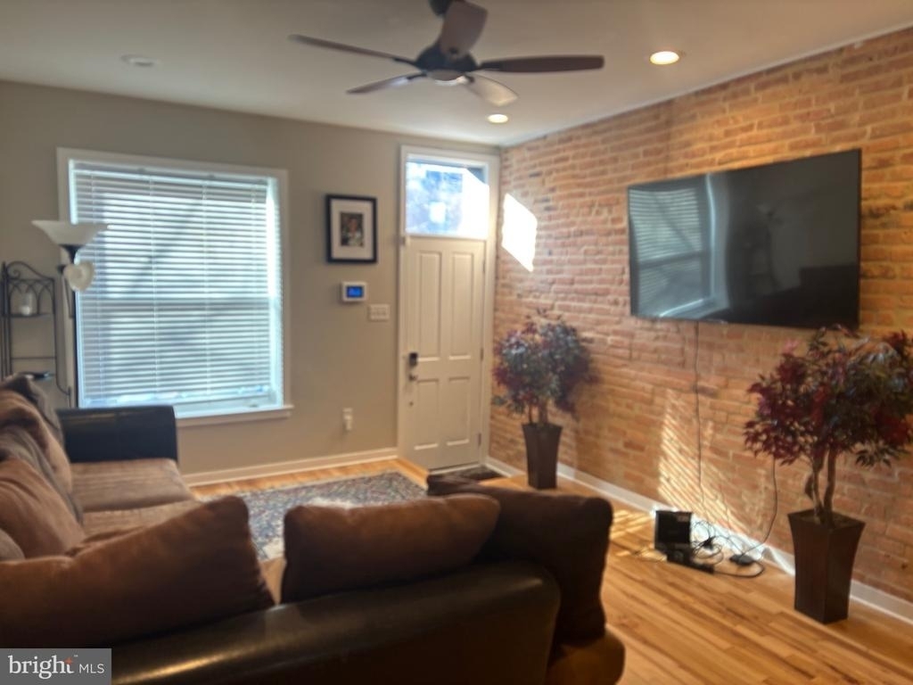 17 N East Avenue - Photo 2