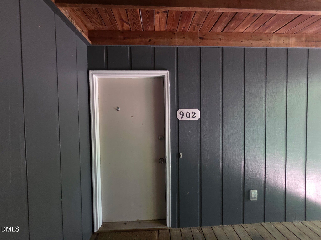 902 W Chatham Street - Photo 1