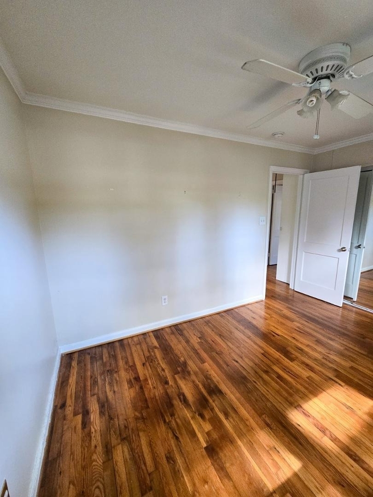 2211 Bernard Street - Photo 19