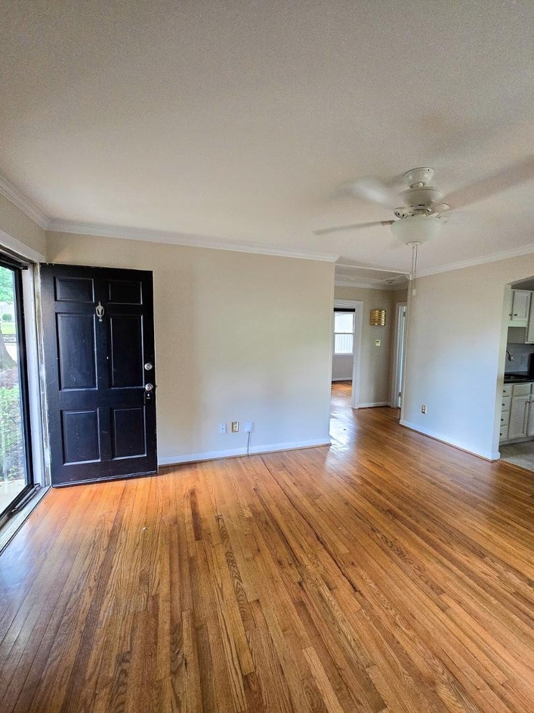 2211 Bernard Street - Photo 7