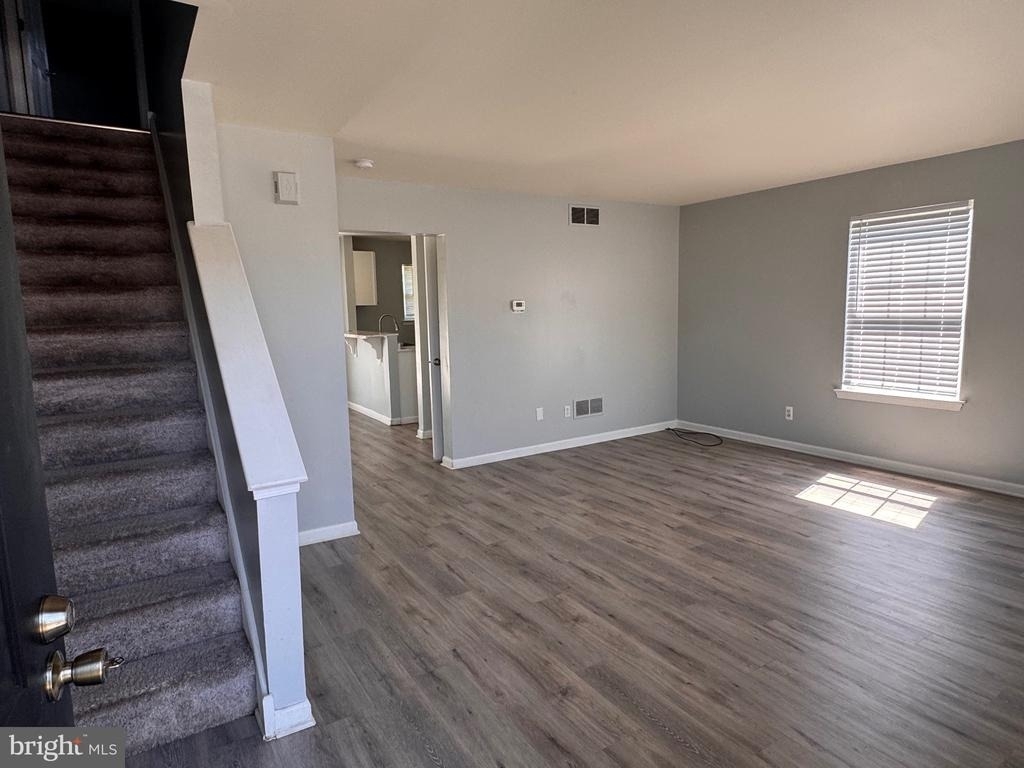 658 Dairy Drive - Photo 2