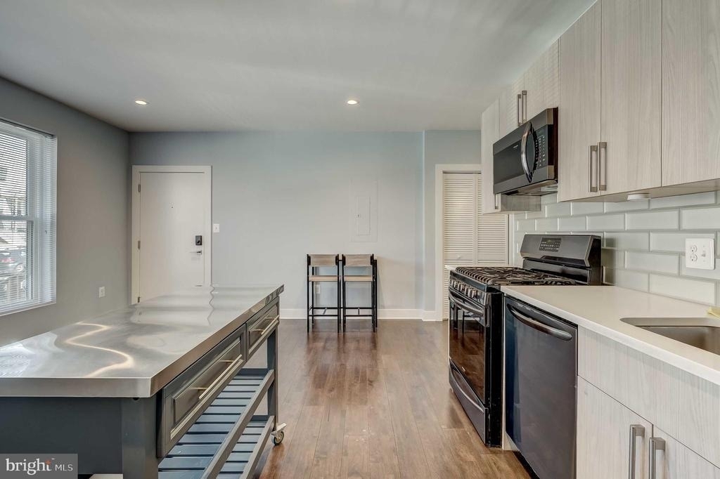 1605 F Street Ne - Photo 7
