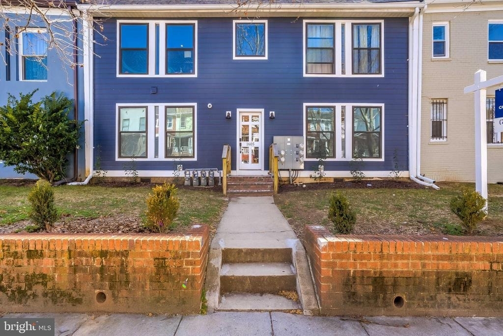 1605 F Street Ne - Photo 0