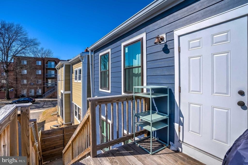 1605 F Street Ne - Photo 25