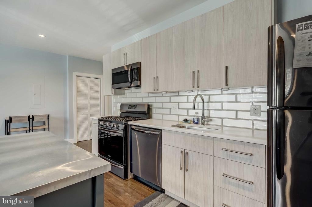 1605 F Street Ne - Photo 6