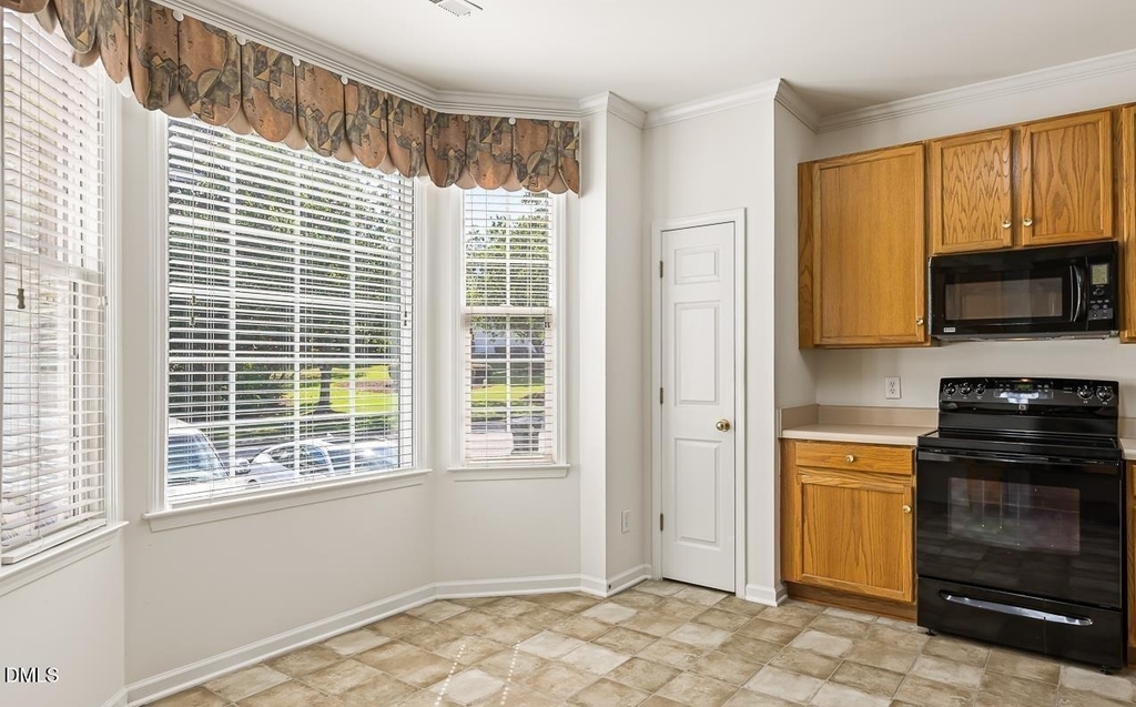 304 Nottinghill Walk - Photo 4