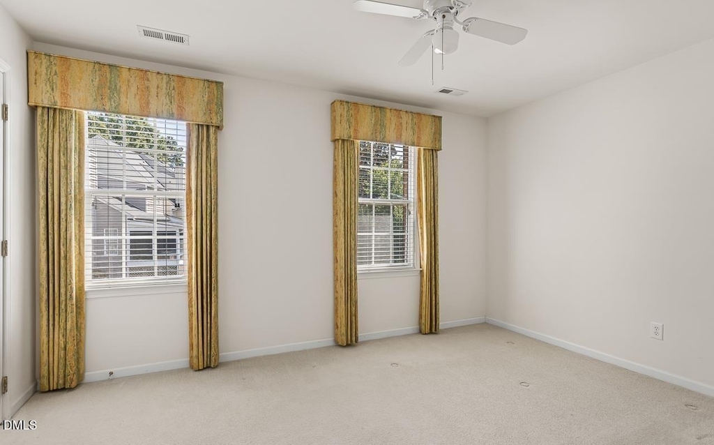 304 Nottinghill Walk - Photo 17
