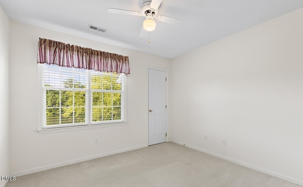 304 Nottinghill Walk - Photo 16