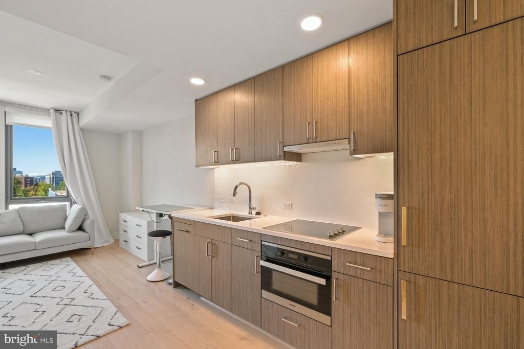 1211 Van Street Se - Photo 2
