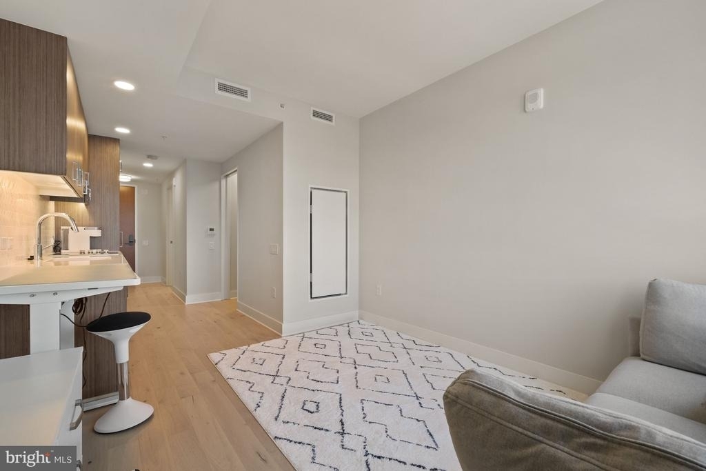 1211 Van Street Se - Photo 5