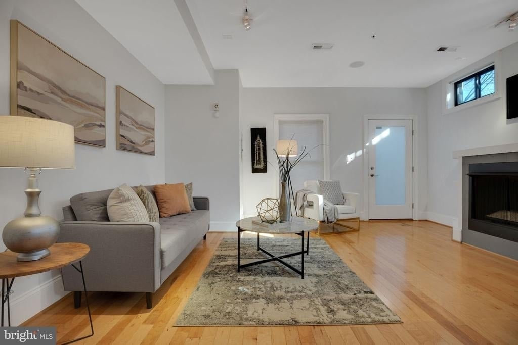 2106 10th Street Nw - Photo 6