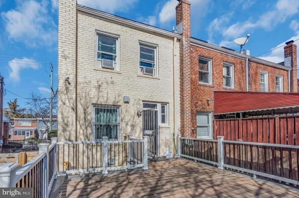 4011 Blaine Street Ne - Photo 3