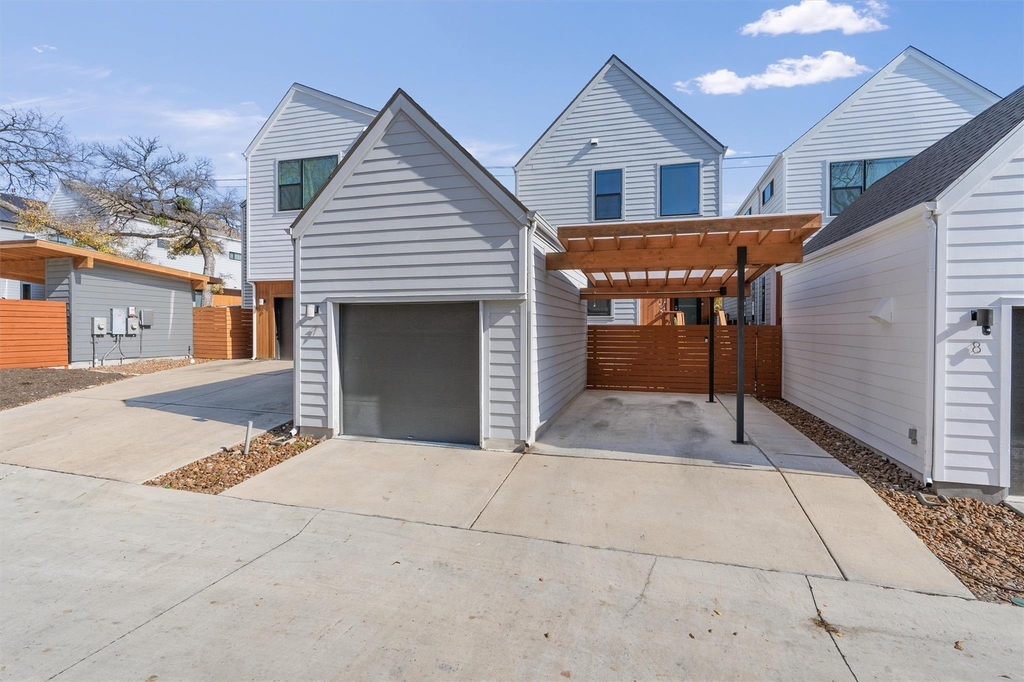 4020 Airport Blvd - Photo 1