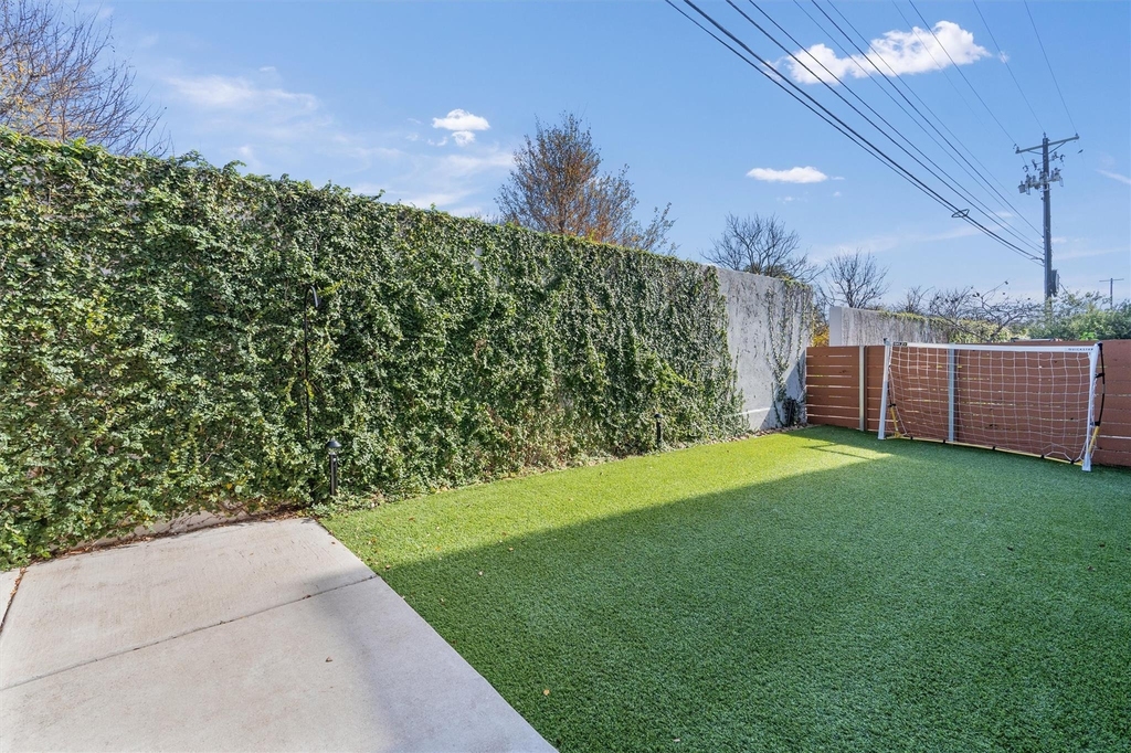 4020 Airport Blvd - Photo 19