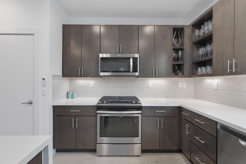 4020 Airport Blvd - Photo 7