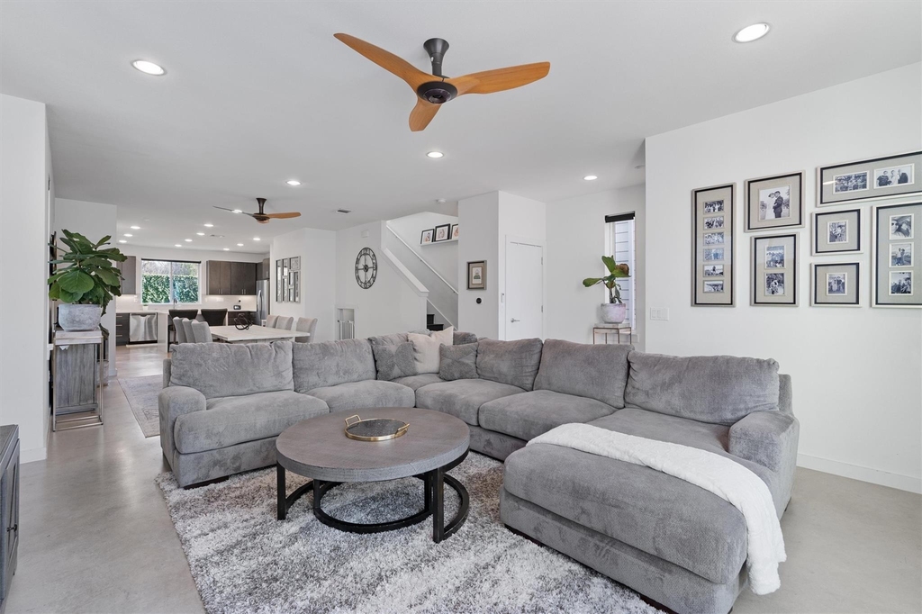 4020 Airport Blvd - Photo 31