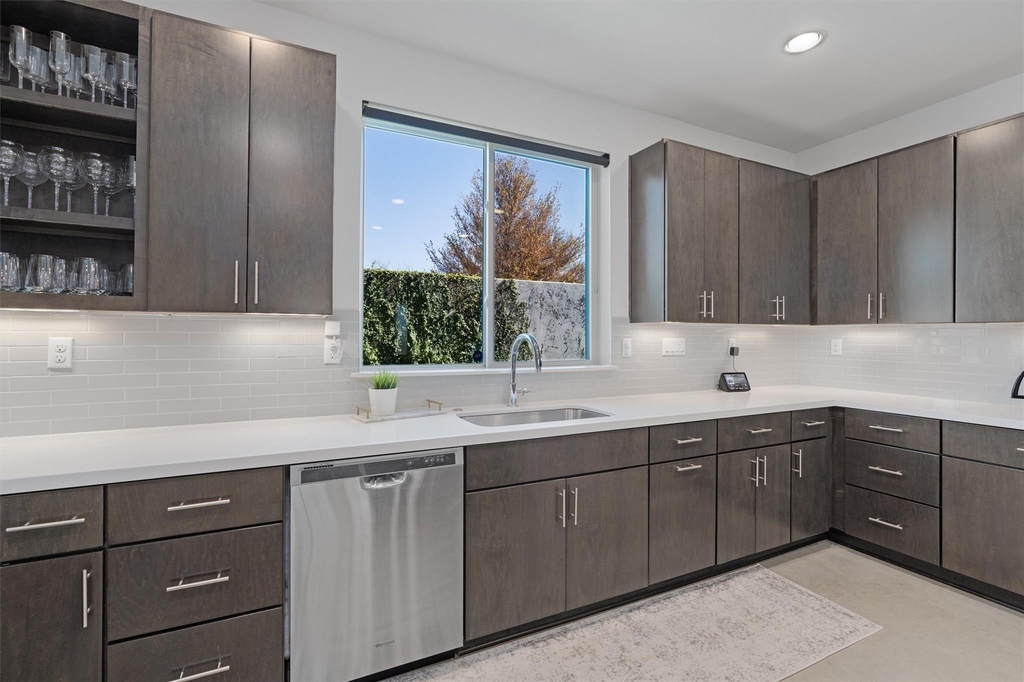 4020 Airport Blvd - Photo 32