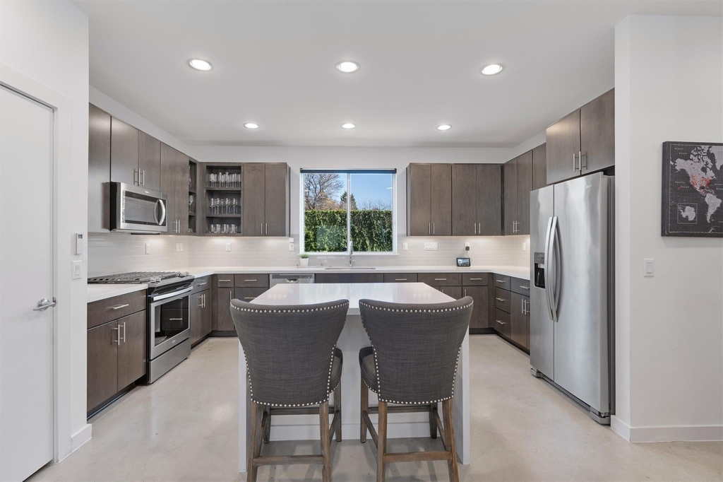 4020 Airport Blvd - Photo 27