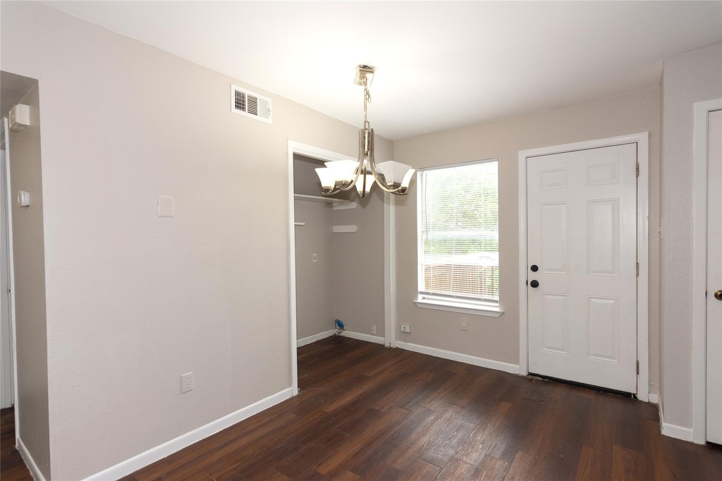 1603 Onion Creek Village Dr - Photo 4