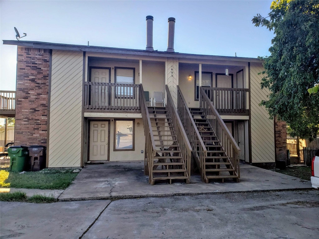 1603 Onion Creek Village Dr - Photo 0