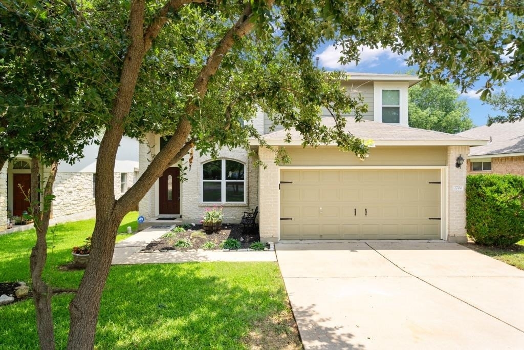 2704 Greenlee Dr - Photo 1