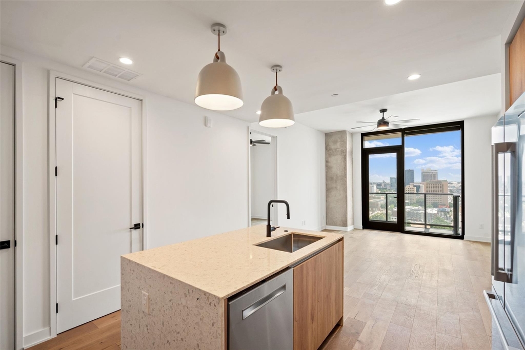 84 East Ave - Photo 5