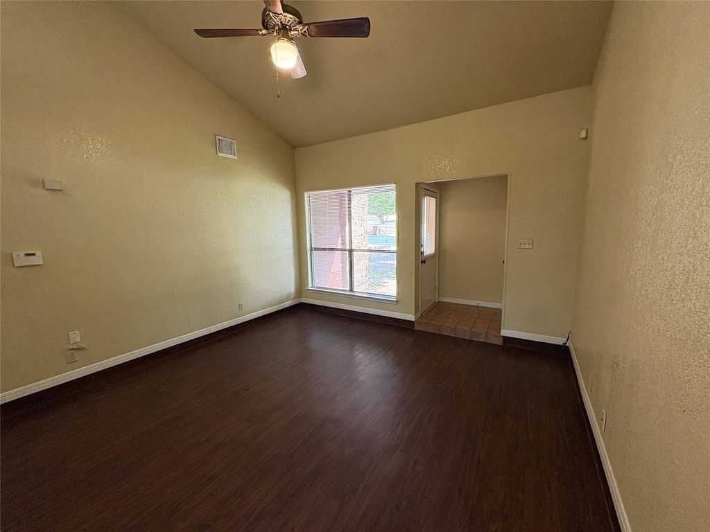 2309 Pena Cv - Photo 2