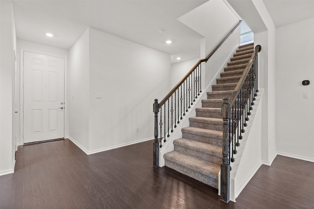 1115 Aronia Ln - Photo 6