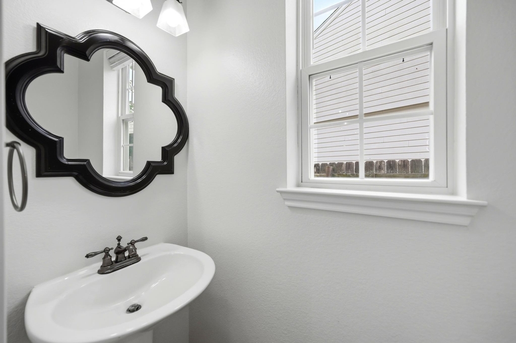 1136 Beechwood Dr - Photo 16