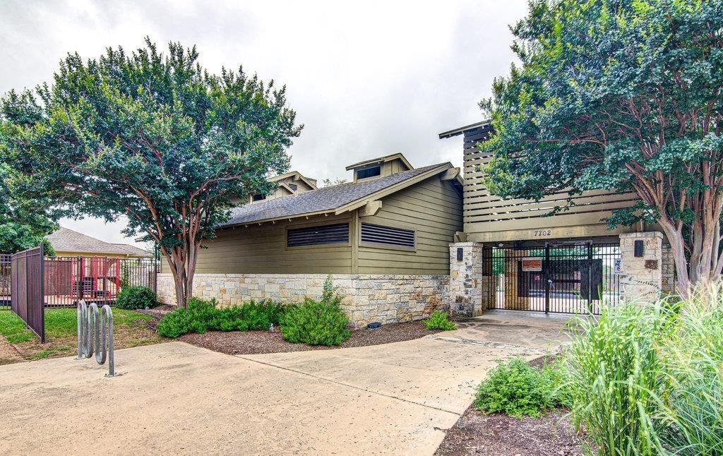 7705 Pebble Creek Dr - Photo 27