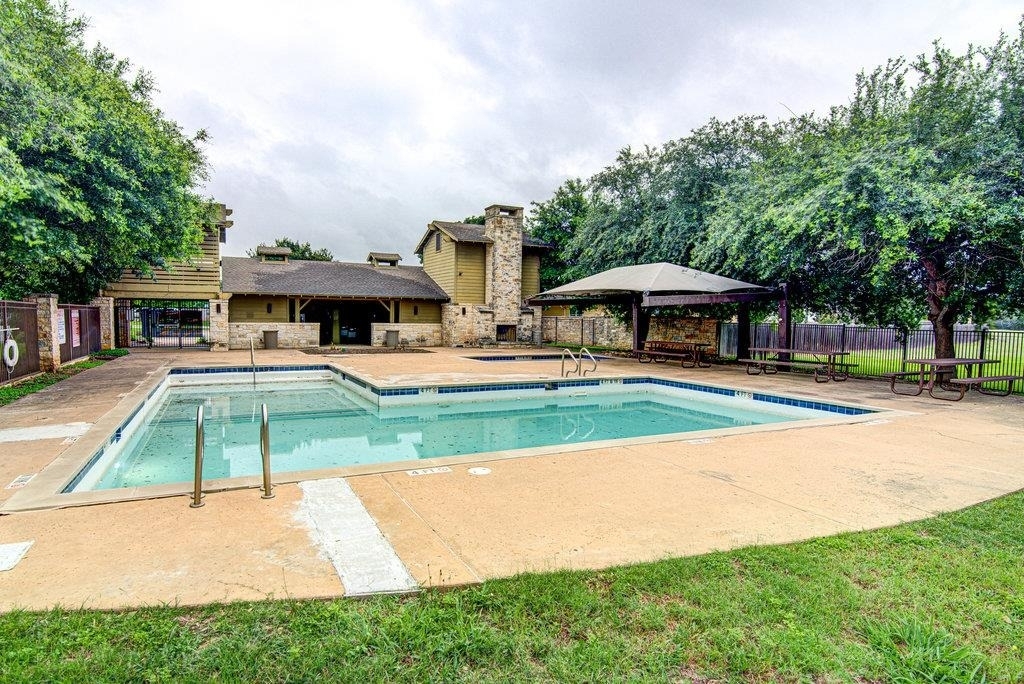7705 Pebble Creek Dr - Photo 29