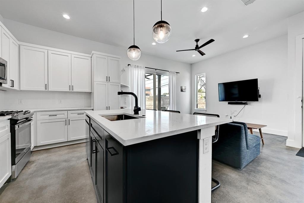 2812 E 4th St - Photo 10