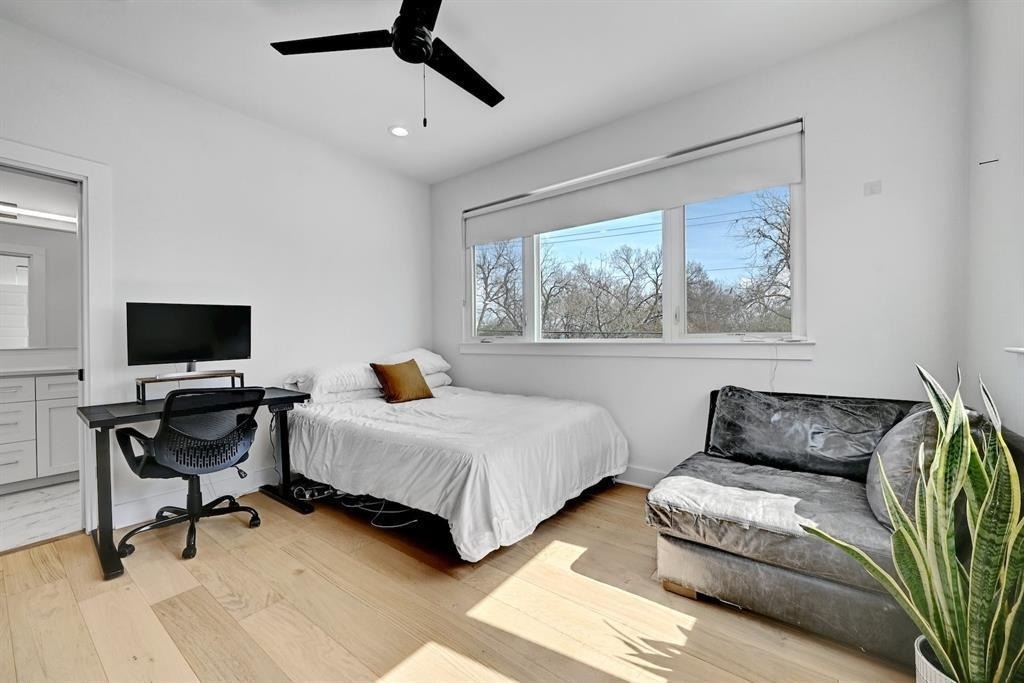 2812 E 4th St - Photo 16