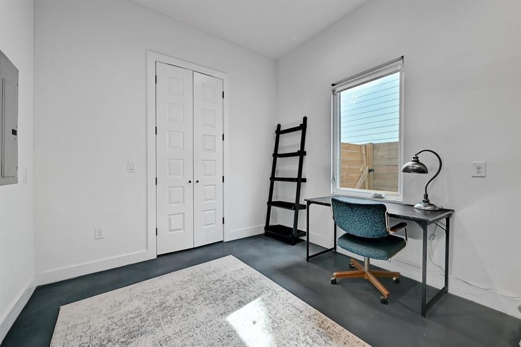2812 E 4th St - Photo 14