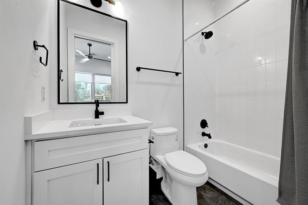 2812 E 4th St - Photo 20