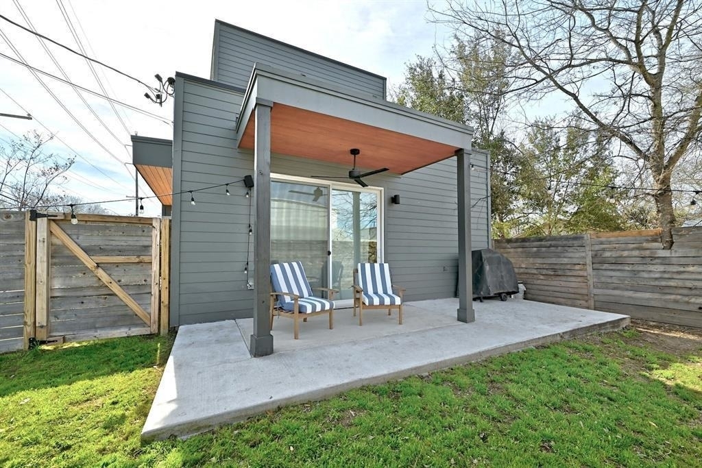 2812 E 4th St - Photo 23