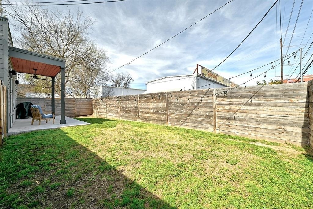 2812 E 4th St - Photo 25
