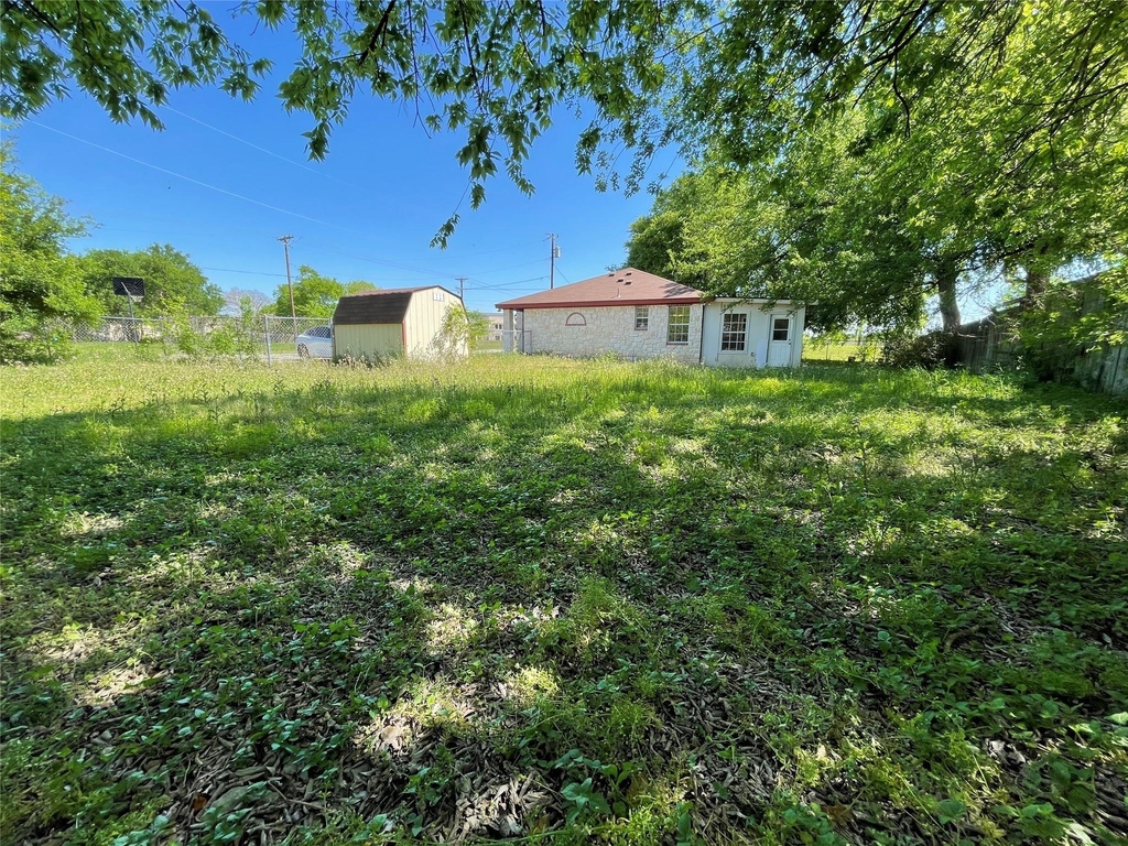 2004 Maple St - Photo 28