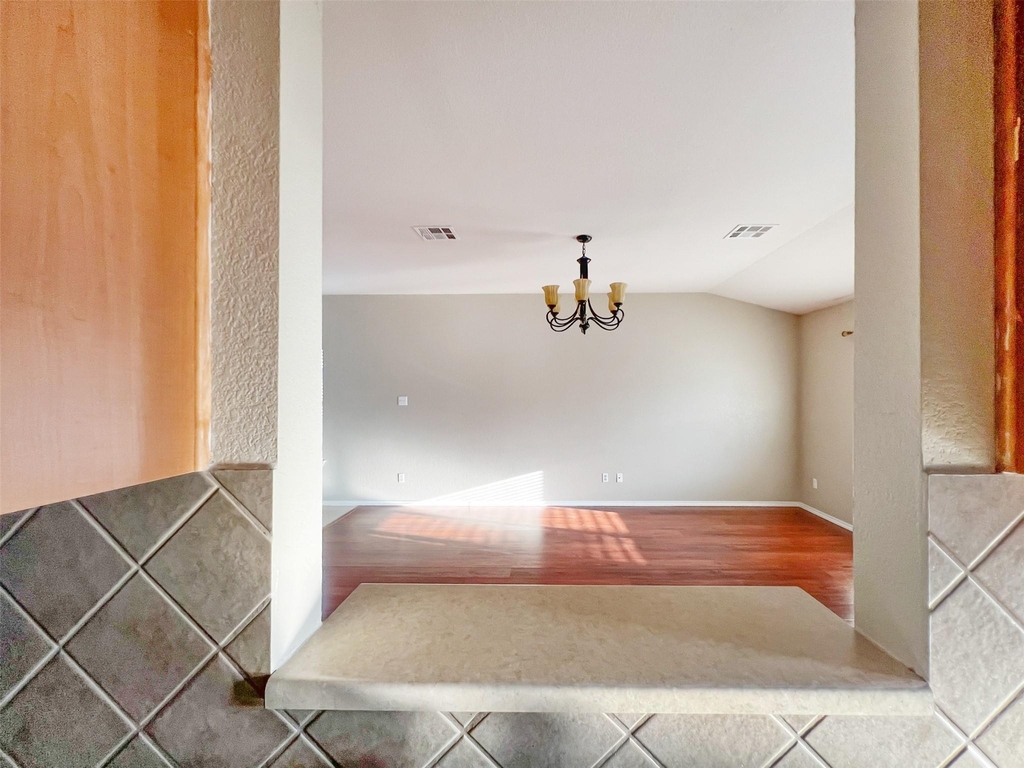 2324 Pearson Way - Photo 8