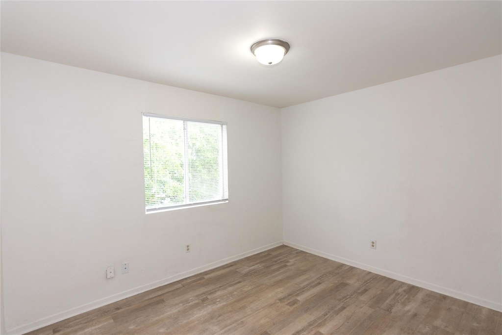 1607 Onion Creek Village Dr - Photo 9