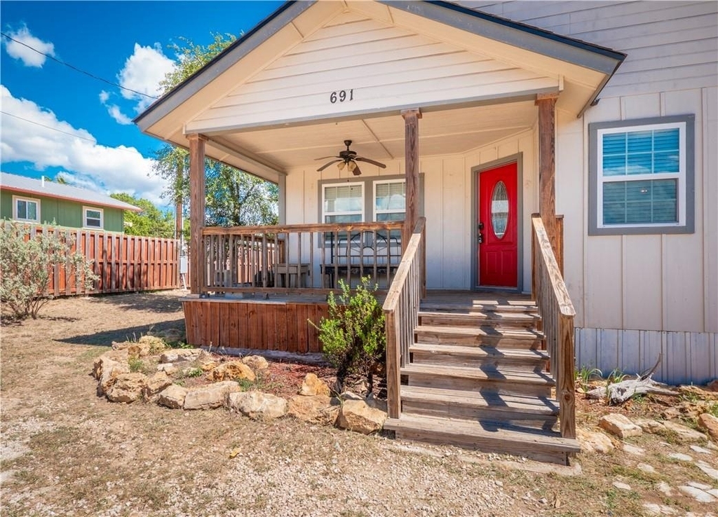 691 Tamarack Dr - Photo 3